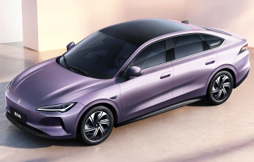 Volkswagen представил дешевый электроседан с запасом хода до 555 км